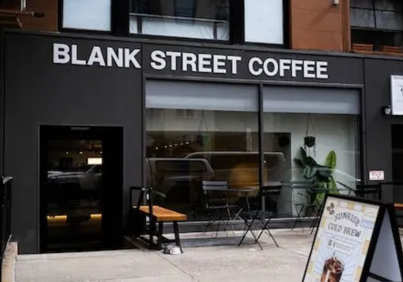 Blank Street Montague & Henry